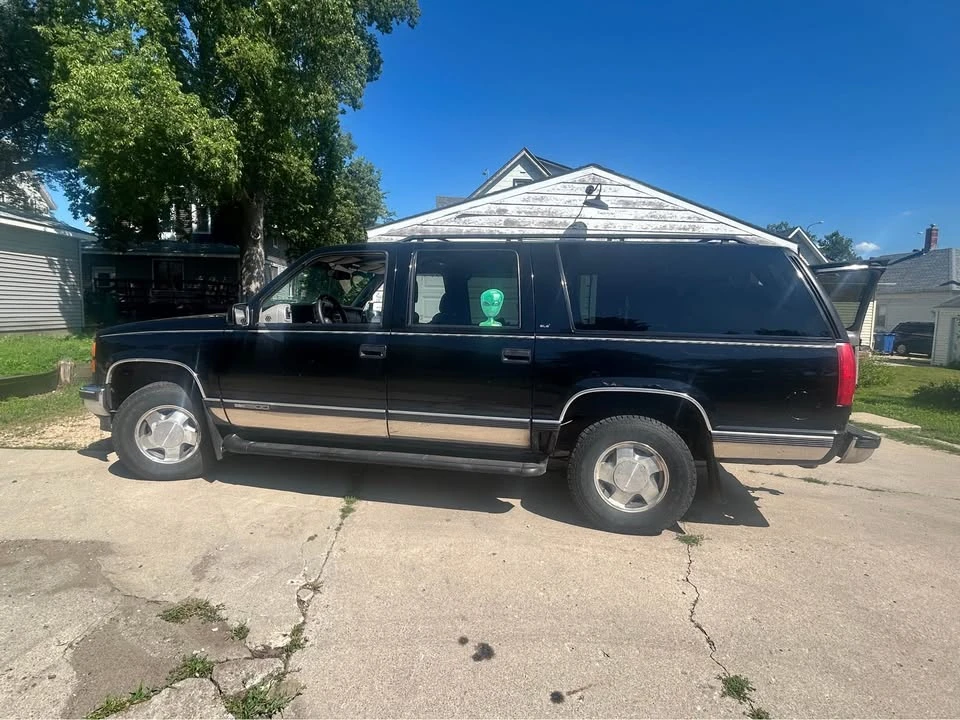 1999 GMC Suburban - Image 4 of 7
