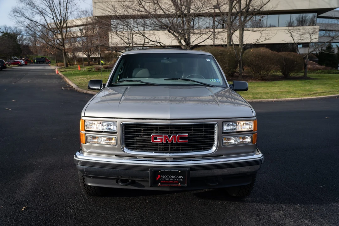 1999 GMC Suburban 8th Gen - Image 11 of 31