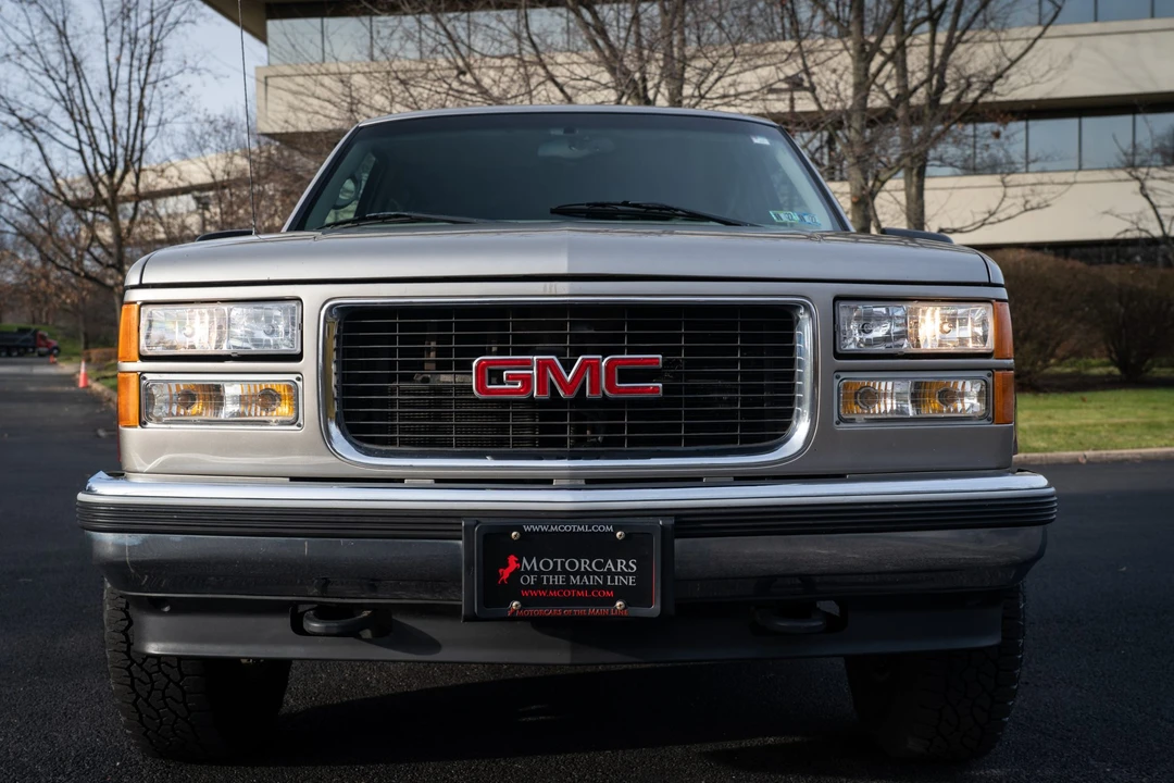 1999 GMC Suburban 8th Gen - Image 13 of 31