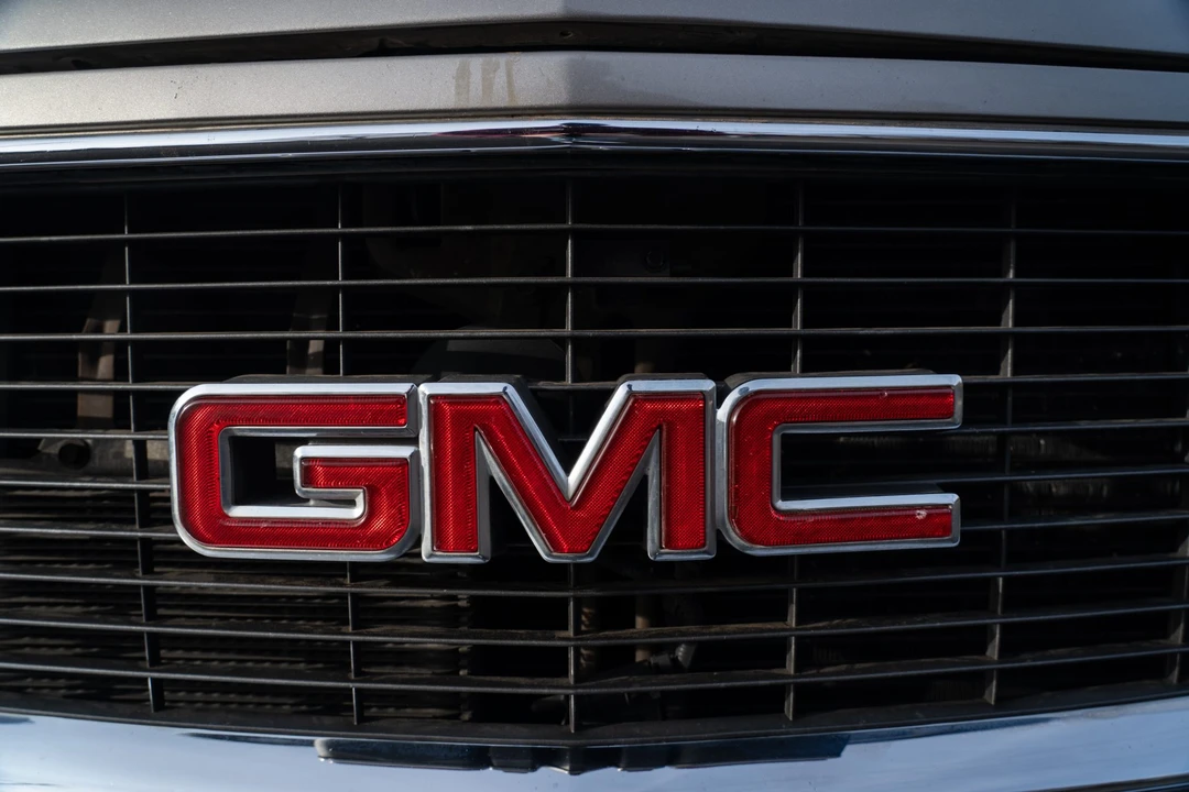 1999 GMC Suburban 8th Gen - Image 15 of 31