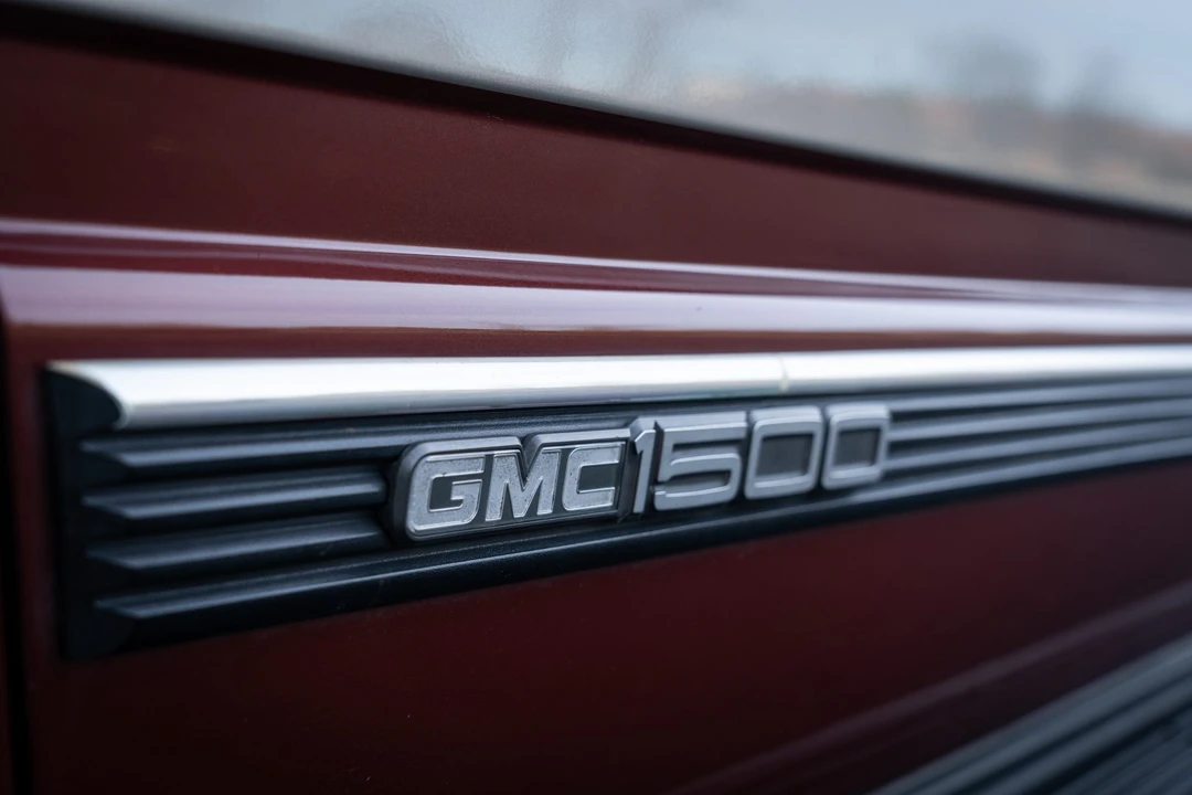 1999 GMC Suburban 8th Gen - Image 27 of 31
