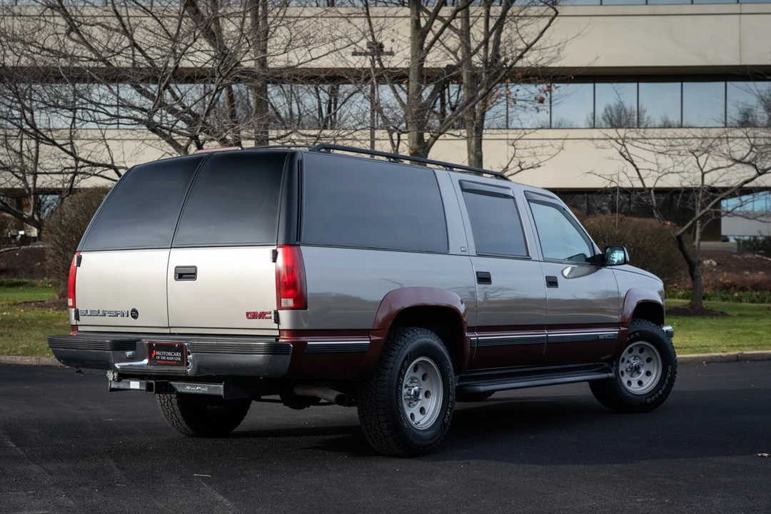 1999 GMC Suburban 8th Gen - Image 7 of 31