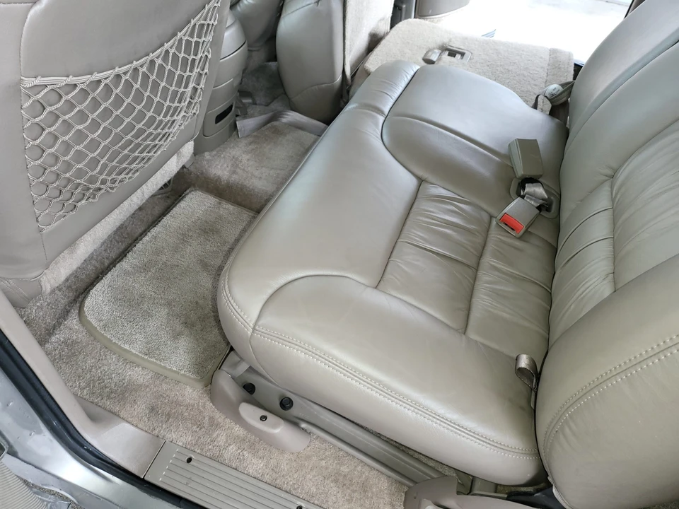 1999 GMC Suburban 8th Gen - Image 31 of 31