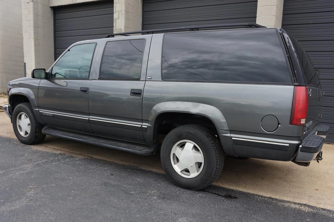 1999 GMC Suburban 8th Gen - Image 4 of 5