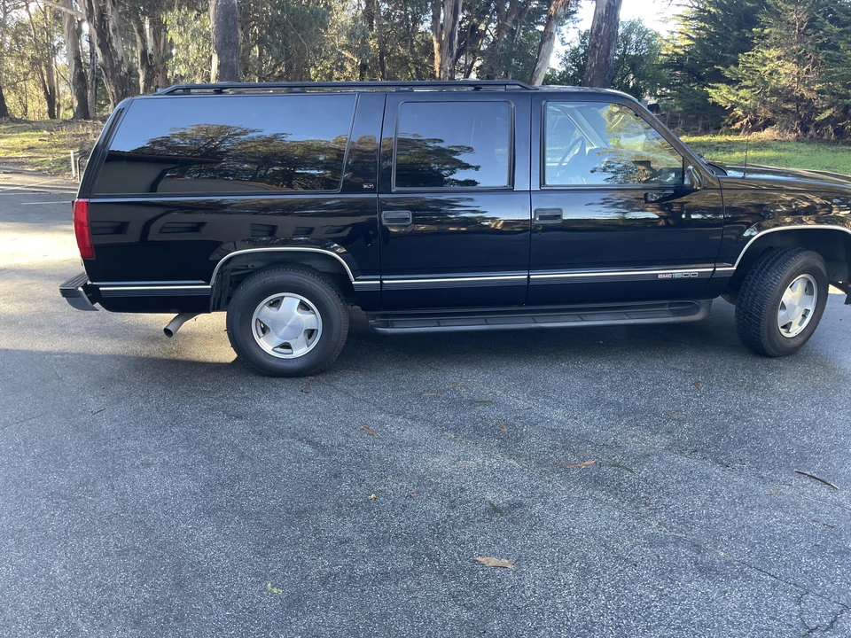 1999 GMC Suburban 8th Gen - Image 16 of 17