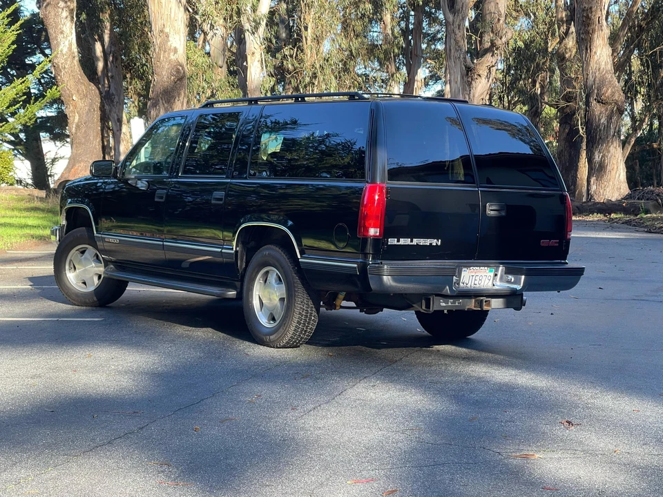 1999 GMC Suburban 8th Gen - Image 10 of 17