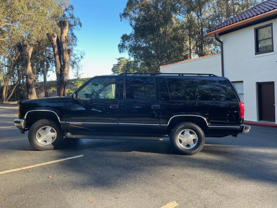 1999 GMC Suburban 8th Gen - Image 7 of 17