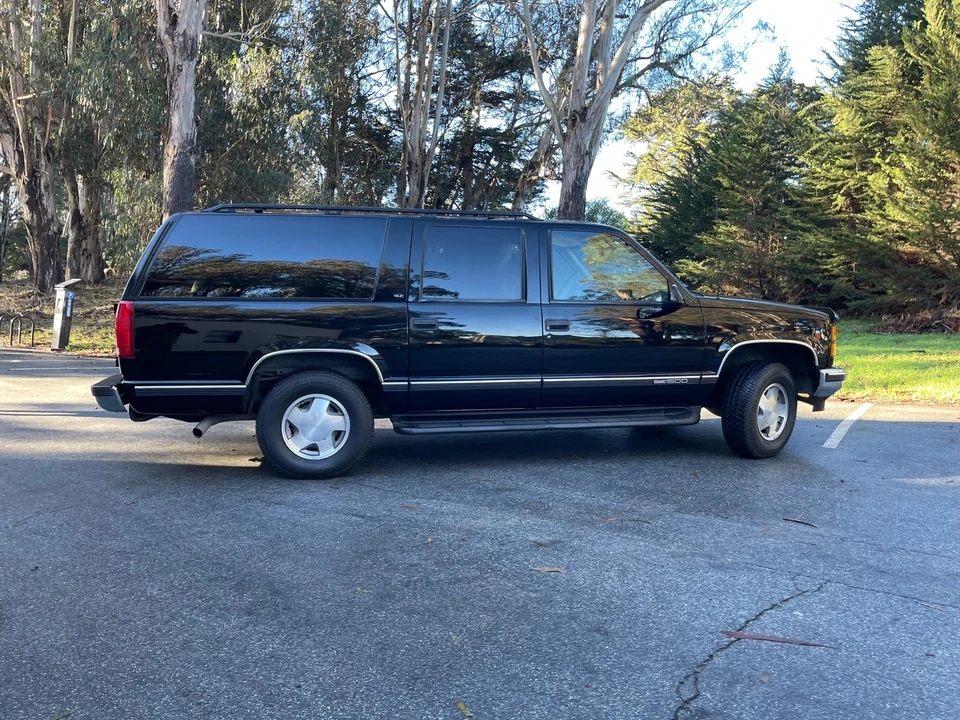 1999 GMC Suburban 8th Gen - Image 15 of 17