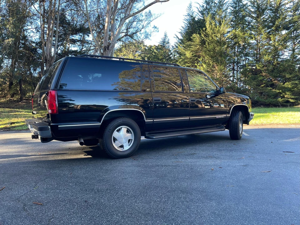1999 GMC Suburban 8th Gen - Image 14 of 17