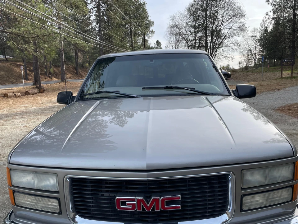 1999 GMC Suburban 8th Gen - Image 23 of 31