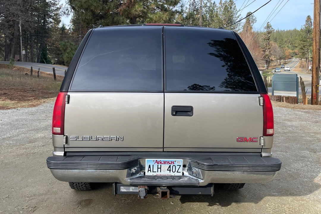 1999 GMC Suburban 8th Gen - Image 5 of 31