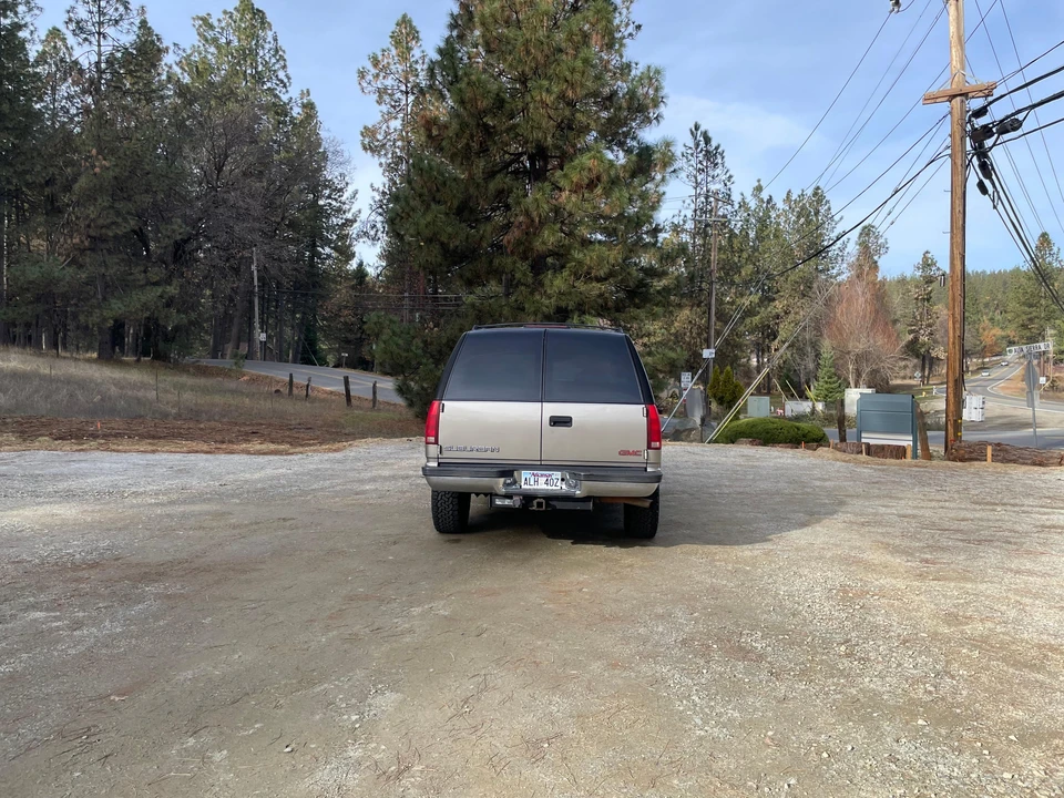 1999 GMC Suburban 8th Gen - Image 15 of 31