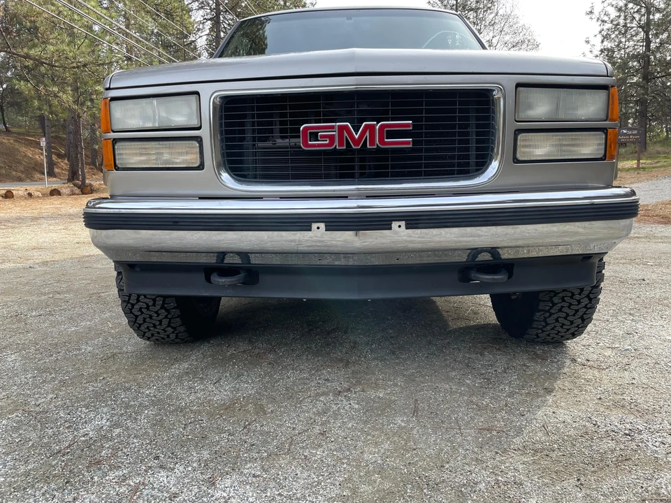 1999 GMC Suburban 8th Gen - Image 7 of 31