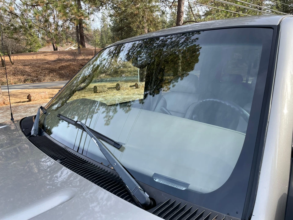 1999 GMC Suburban 8th Gen - Image 26 of 31
