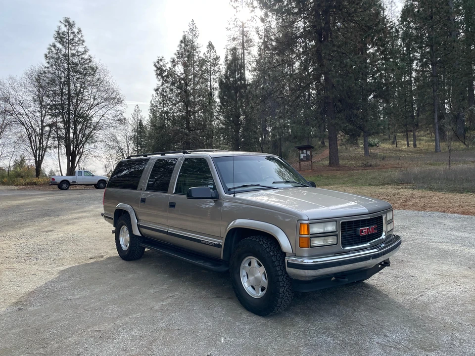 1999 GMC Suburban 8th Gen - Image 20 of 31