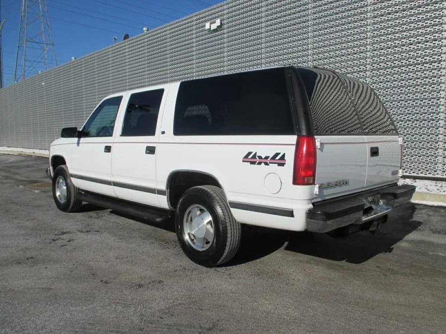 1999 GMC Suburban 8th Gen - Image 3 of 16