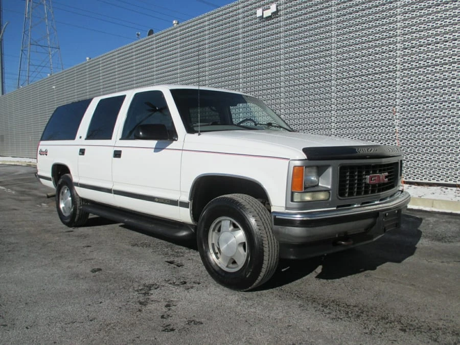 1999 GMC Suburban 8th Gen - Image 2 of 16