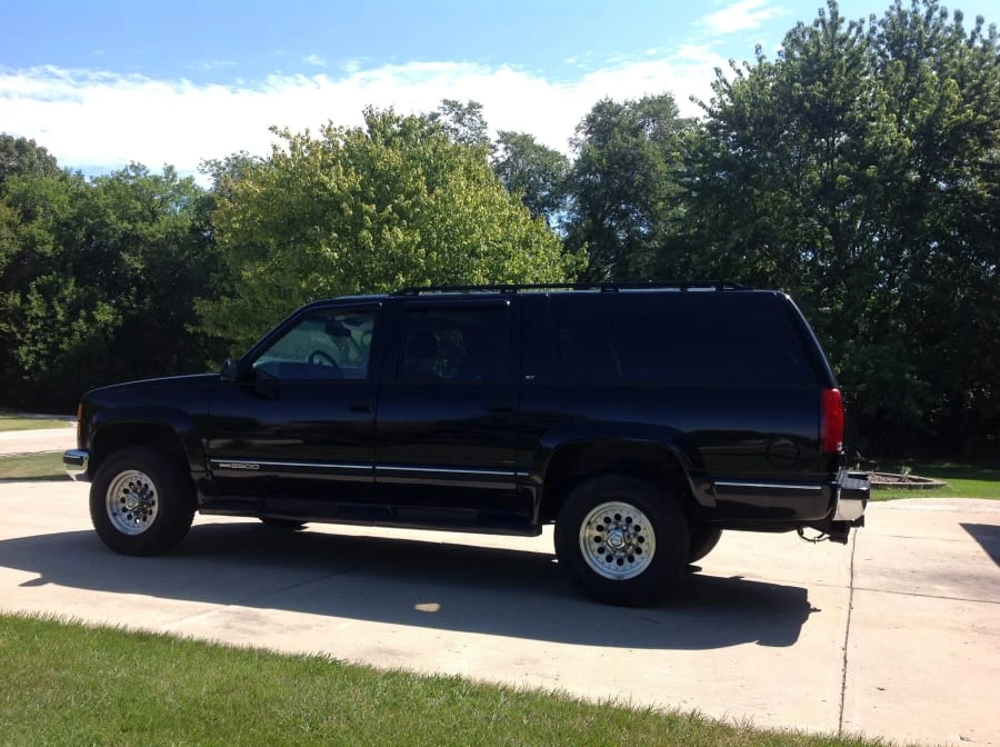 1999 GMC Suburban 8th Gen - Image 2 of 6