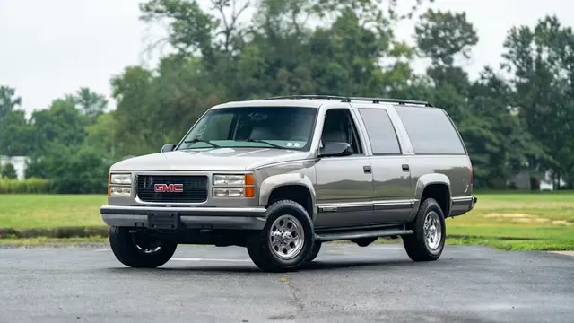 1999 GMC Suburban 2500 SLT