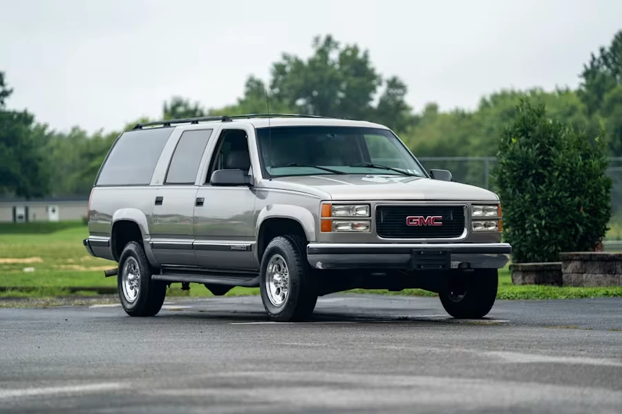 1999 GMC Suburban 8th Gen - Image 6 of 31