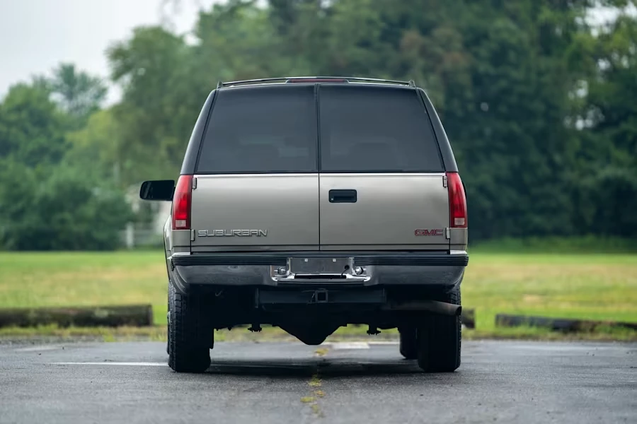 1999 GMC Suburban 8th Gen - Image 5 of 31