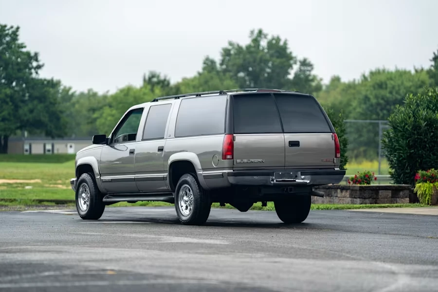 1999 GMC Suburban 8th Gen - Image 8 of 31