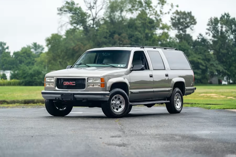 1999 GMC Suburban 8th Gen - Image 10 of 31