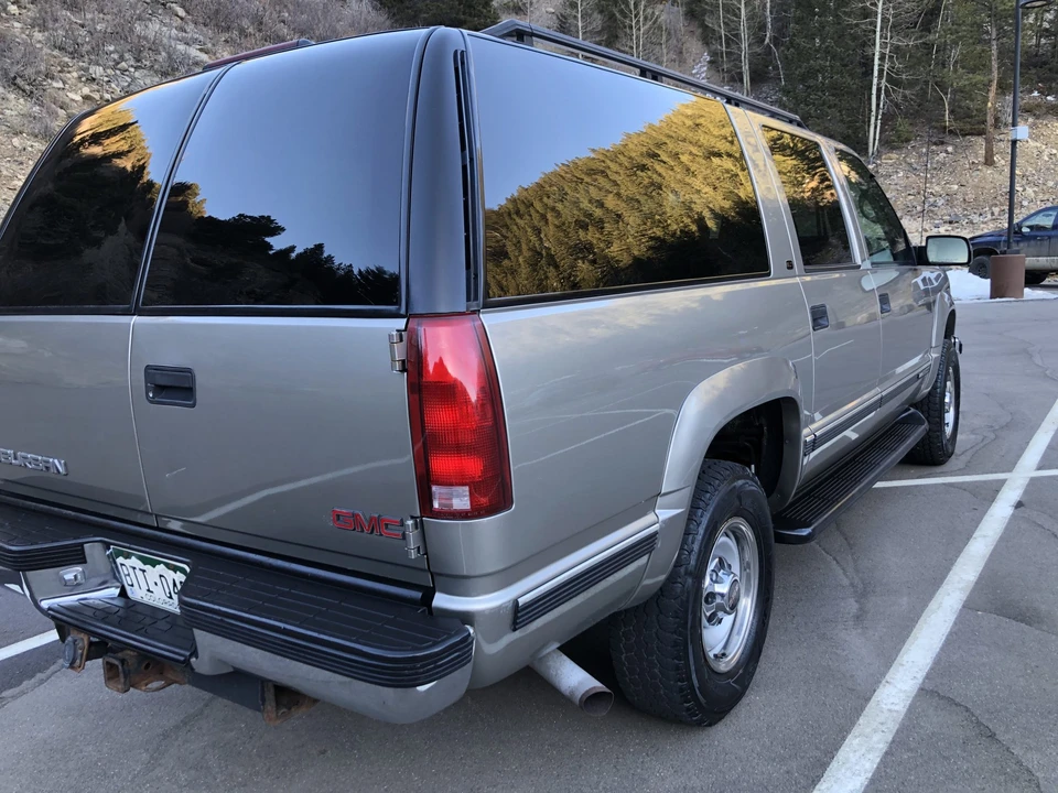 1999 GMC Suburban 8th Gen - Image 13 of 31