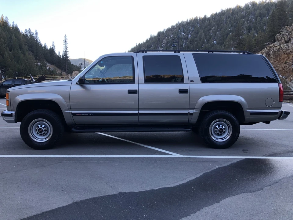 1999 GMC Suburban 8th Gen - Image 7 of 31