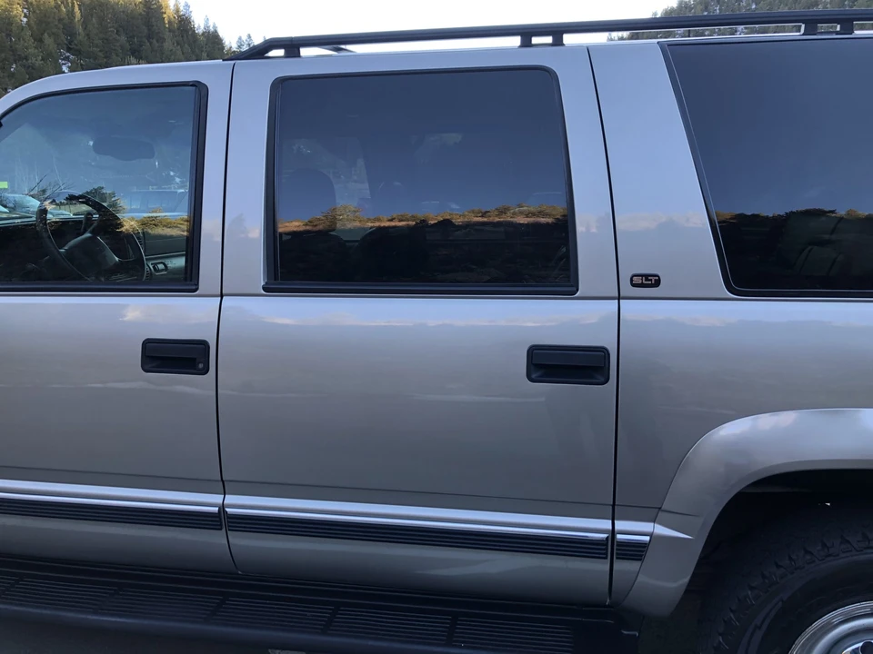 1999 GMC Suburban 8th Gen - Image 21 of 31