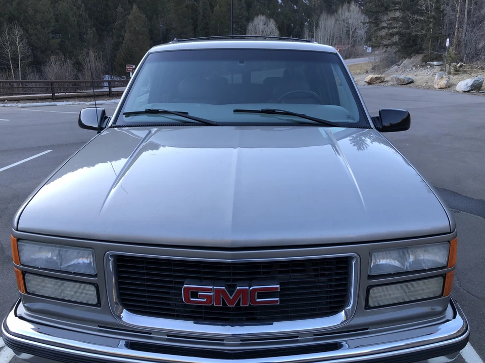 1999 GMC Suburban 8th Gen - Image 14 of 31