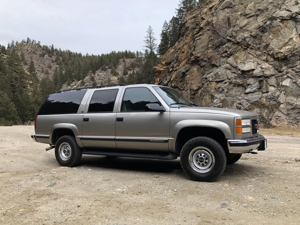 1999 GMC Suburban 8th Gen - Image 4 of 31