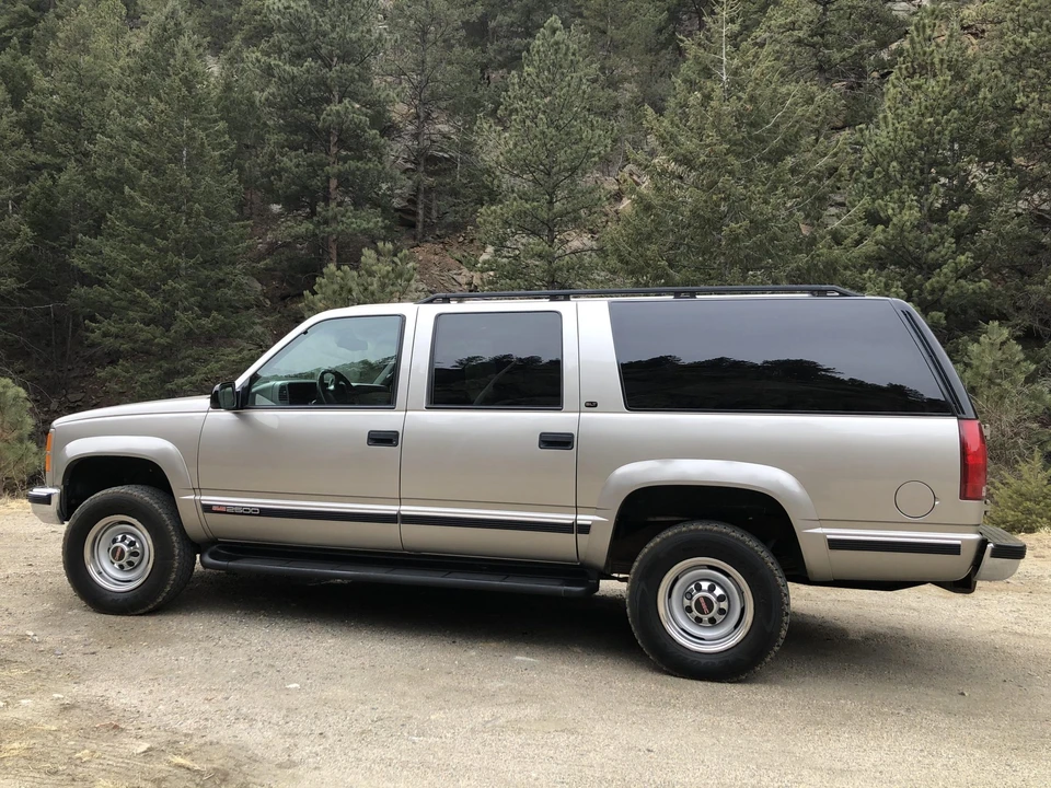 1999 GMC Suburban 8th Gen - Image 8 of 31