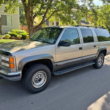 1999 GMC Suburban 2500 SLT