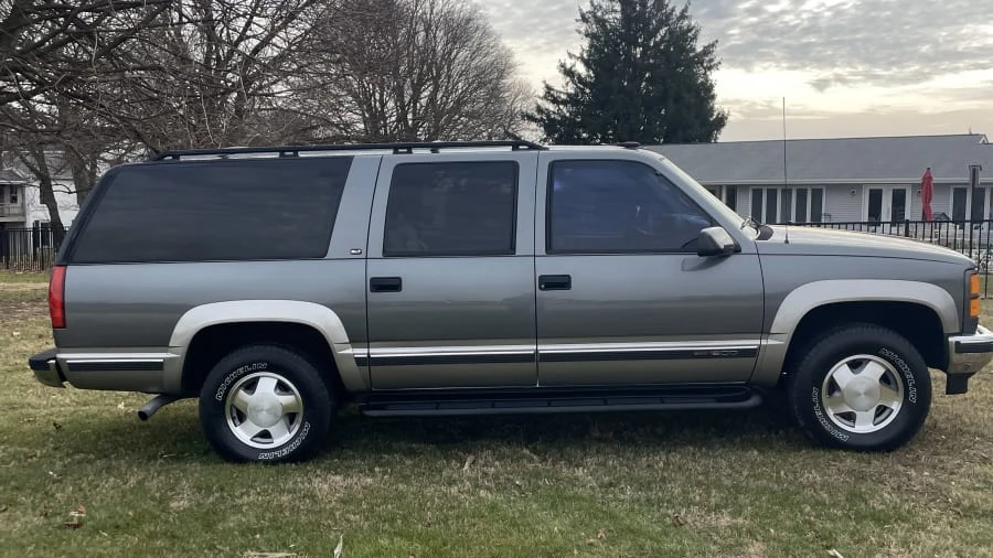 1999 GMC Suburban 8th Gen - Image 7 of 21