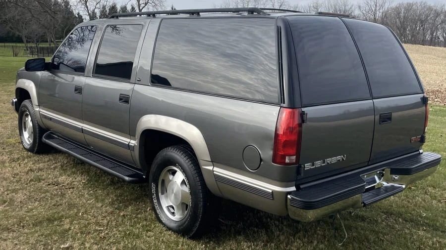 1999 GMC Suburban 8th Gen - Image 6 of 21