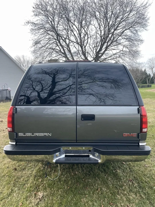 1999 GMC Suburban 8th Gen - Image 5 of 21