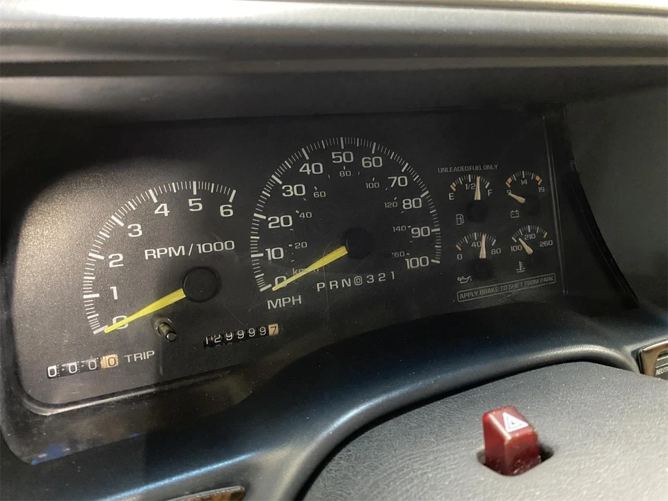 1999 GMC Suburban 8th Gen - Image 13 of 19
