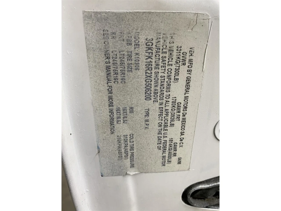 1999 GMC Suburban 8th Gen - Image 15 of 19