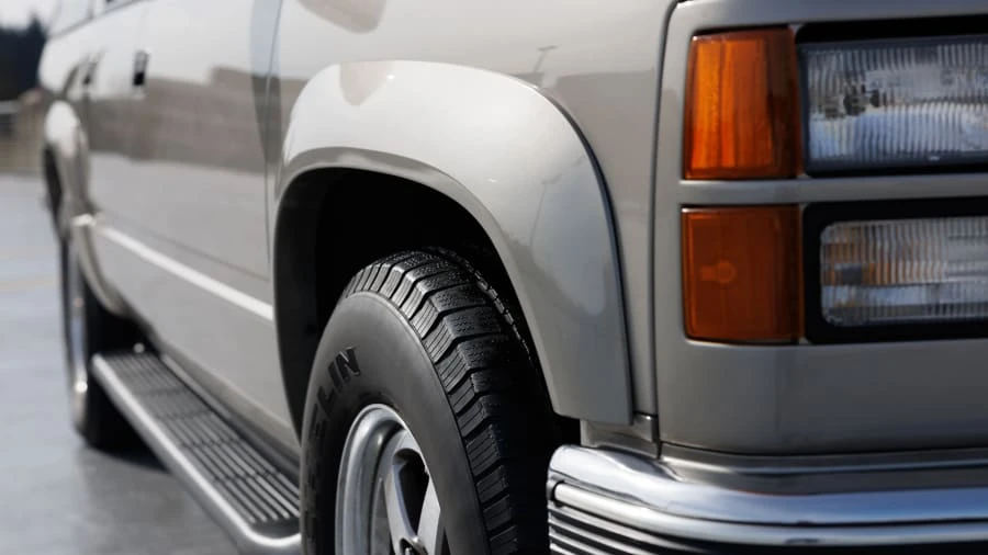 1999 GMC Suburban 8th Gen - Image 20 of 28