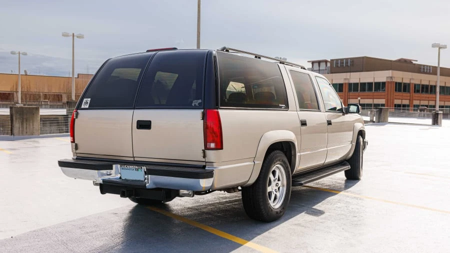 1999 GMC Suburban 8th Gen - Image 22 of 28