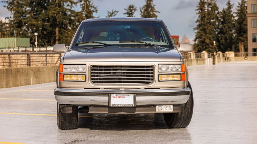 1999 GMC Suburban 8th Gen - Image 23 of 28