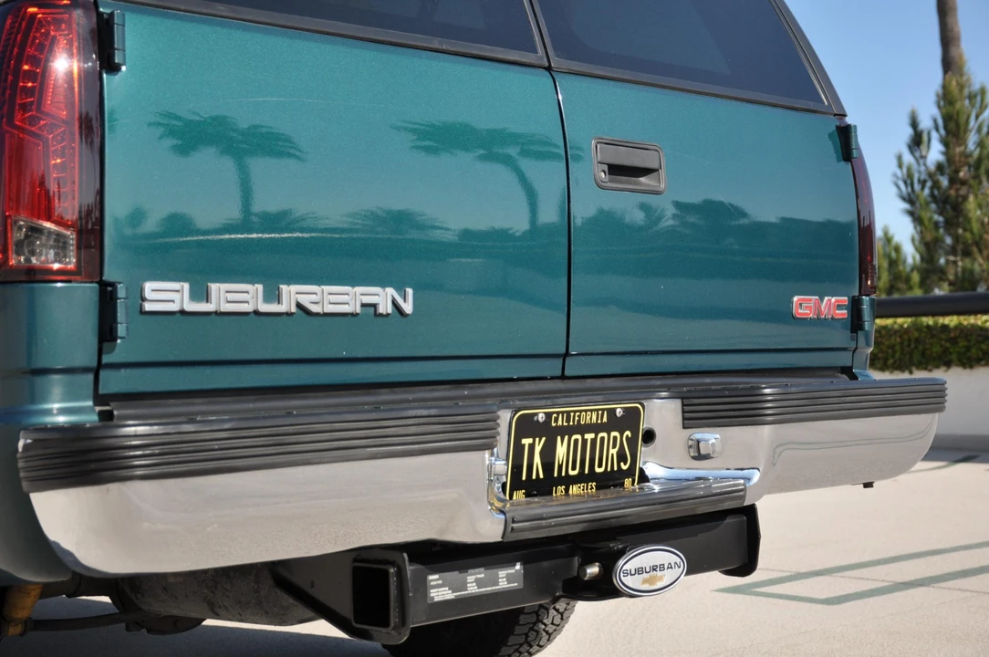 1999 GMC Suburban 8th Gen - Image 25 of 31