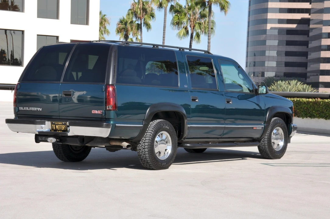 1999 GMC Suburban 8th Gen - Image 15 of 31
