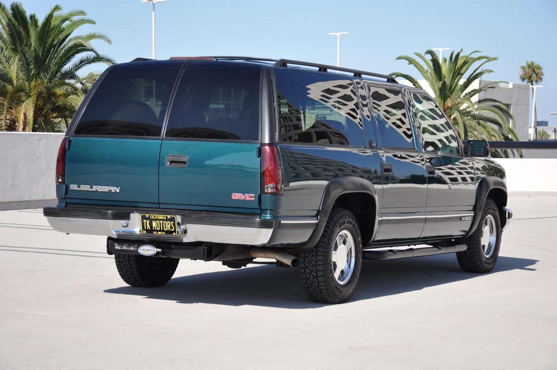 1999 GMC Suburban 8th Gen - Image 13 of 31