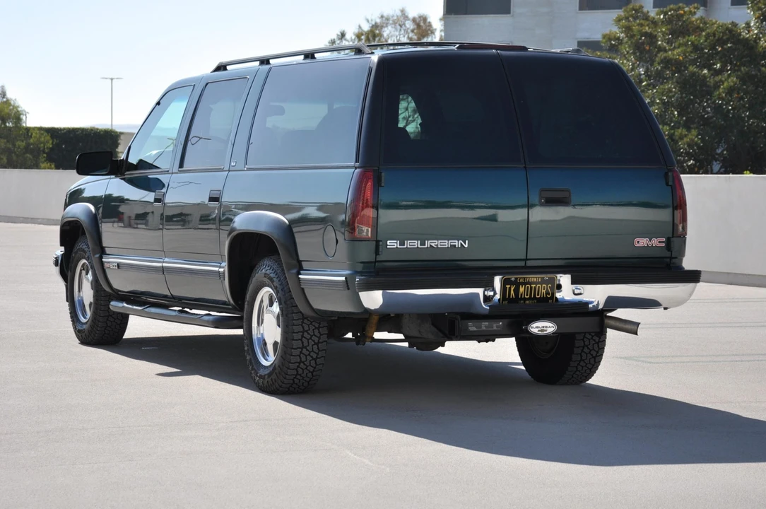 1999 GMC Suburban 8th Gen - Image 9 of 31