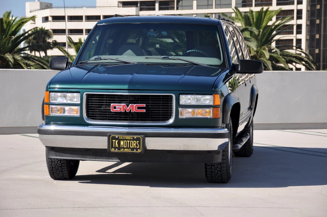 1999 GMC Suburban 8th Gen - Image 23 of 31