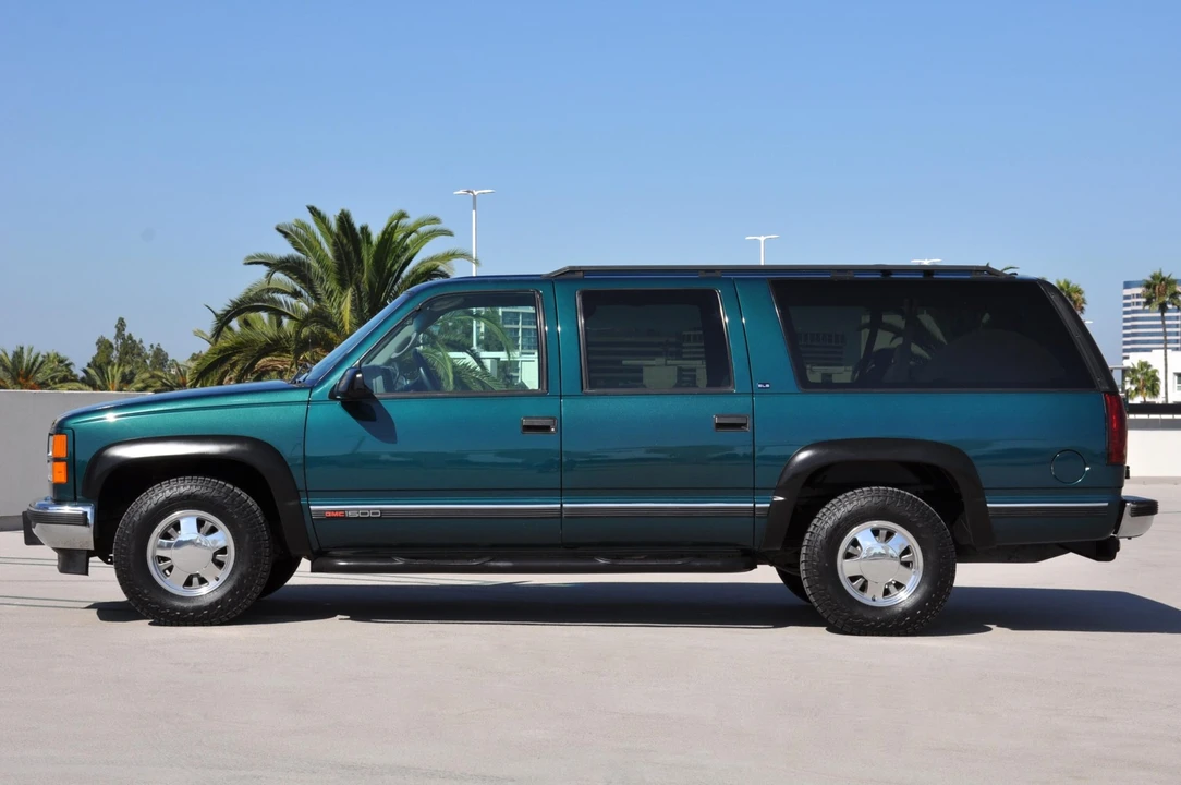 1999 GMC Suburban 8th Gen - Image 6 of 31