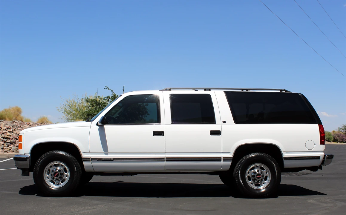 1999 GMC Suburban 8th Gen - Image 16 of 31
