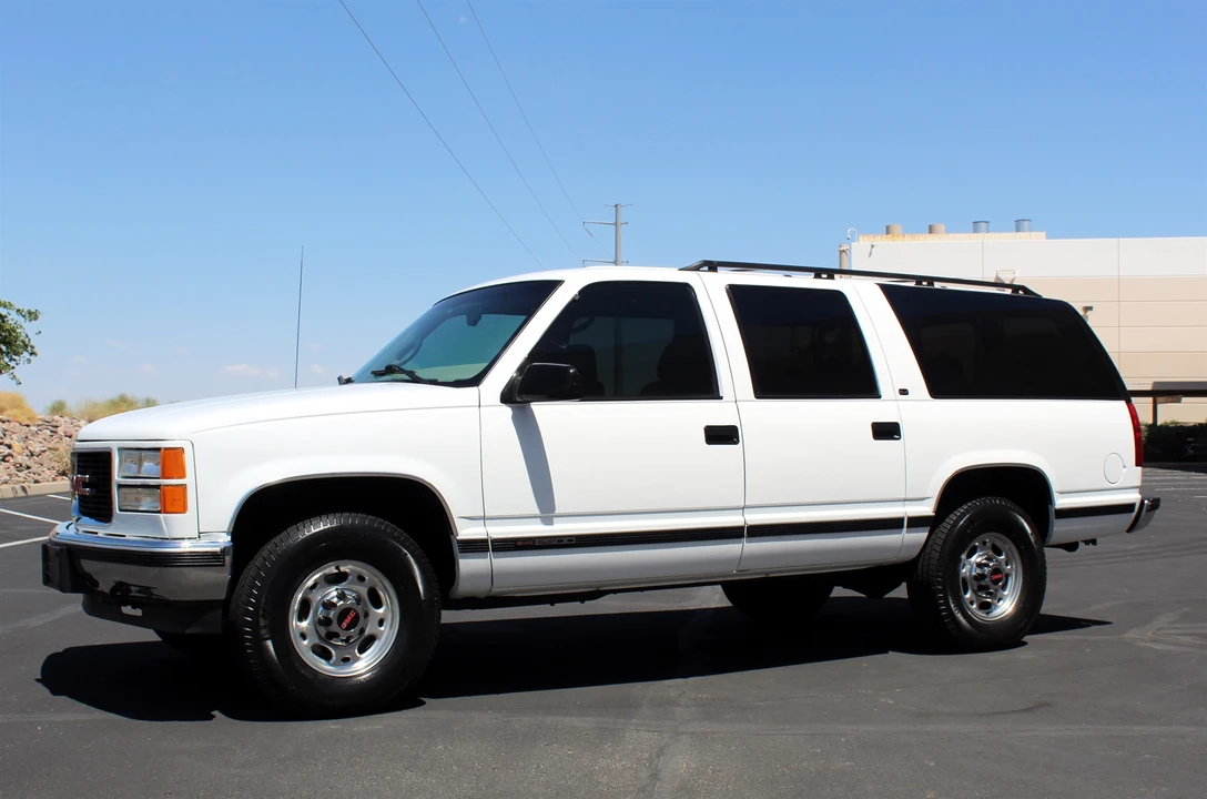1999 GMC Suburban 8th Gen - Image 17 of 31
